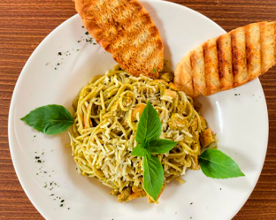 Spaghetticonsalsapesto
